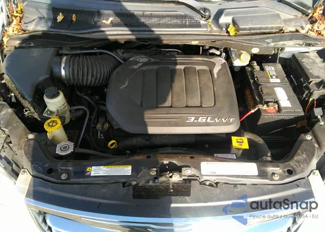 2011 Chrysler Town & Country Touring из США, поврежденный, VIN 2A4RR5DG2BR719996